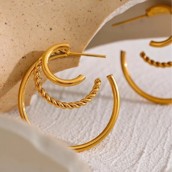 new 18k Gold Plated Textured Hoop Earrings - Picture 6 of 10